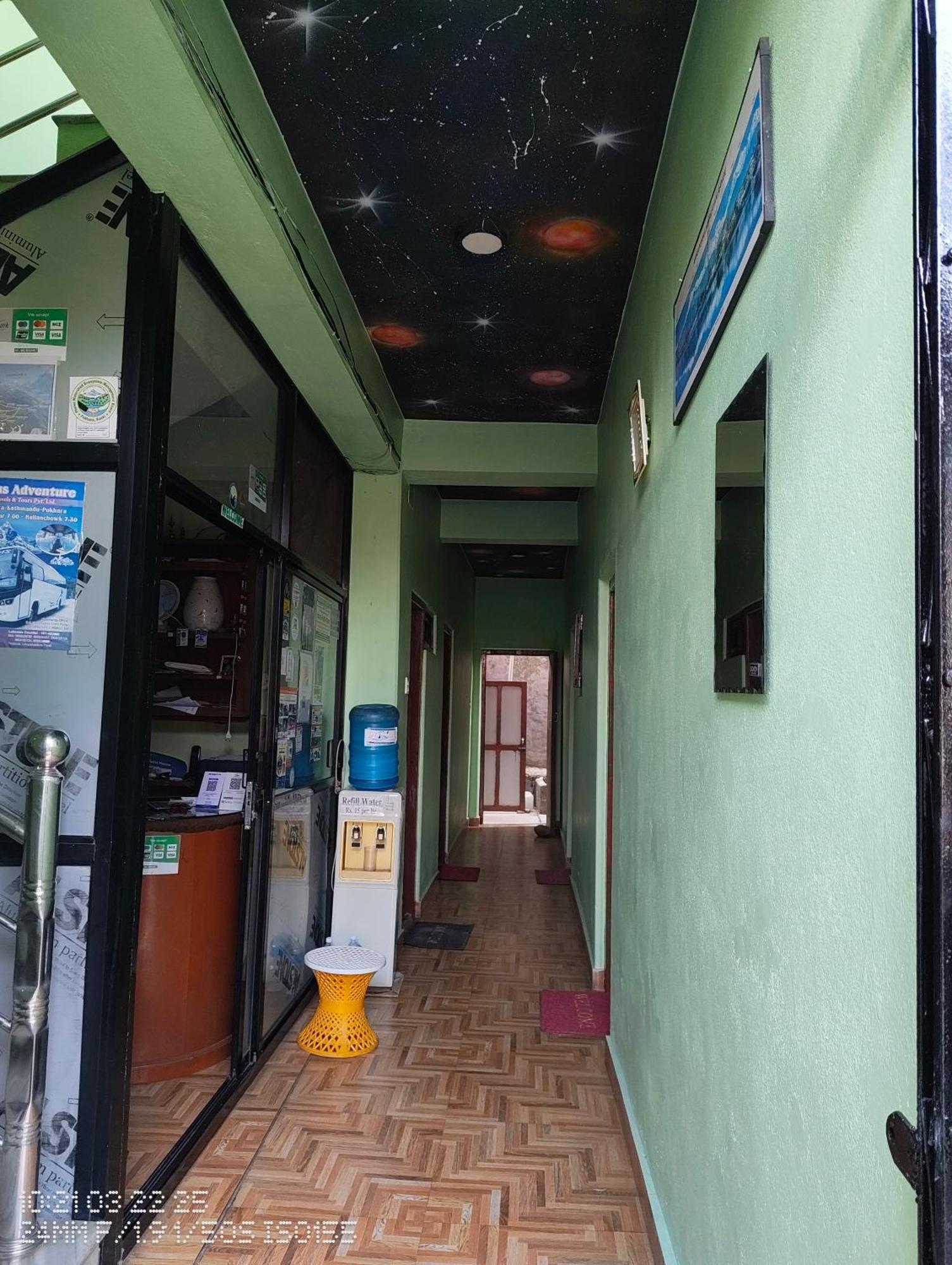Harry Guest House & Restaurant Pokhara Exterior photo